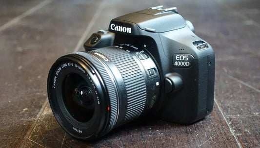 EOS 2000D وEOS 4000D، لا يحتويان على منفذ لتوصيل ميكروفون خارجي ... ما الحل ؟